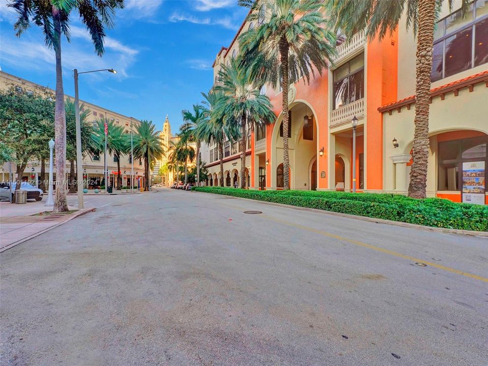 Recently Sold: $755,000 (2 beds, 2 baths, 1202 Square Feet)