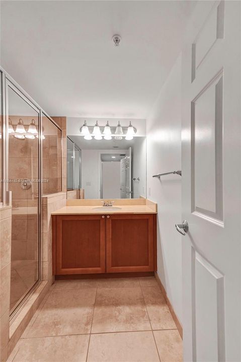 Recently Sold: $755,000 (2 beds, 2 baths, 1202 Square Feet)