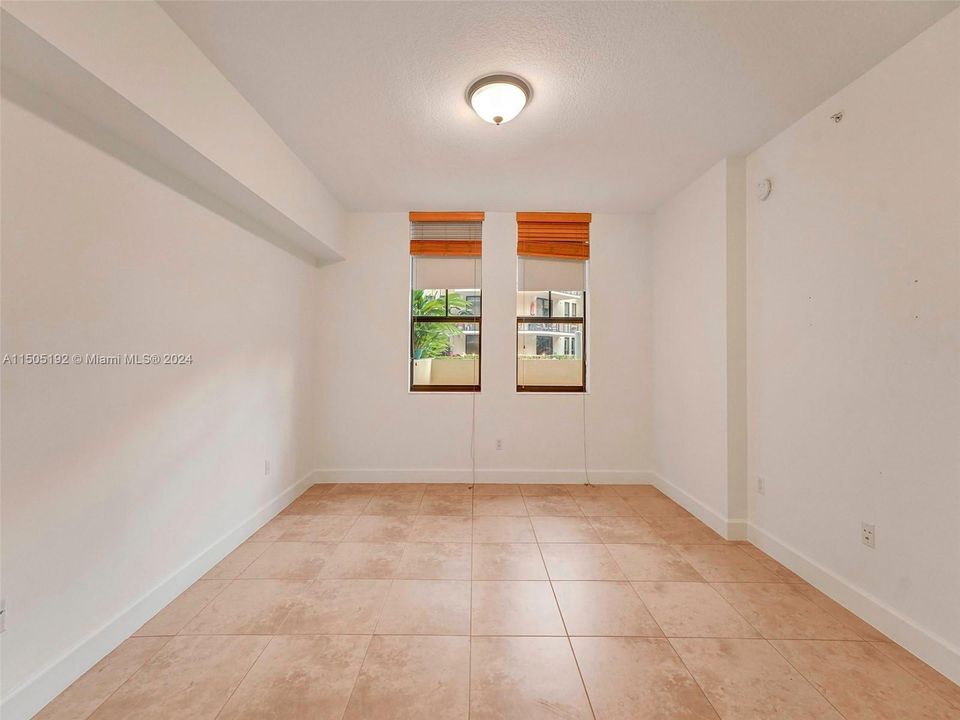 Recently Sold: $755,000 (2 beds, 2 baths, 1202 Square Feet)