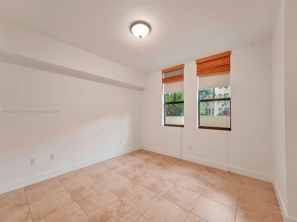 Recently Sold: $755,000 (2 beds, 2 baths, 1202 Square Feet)