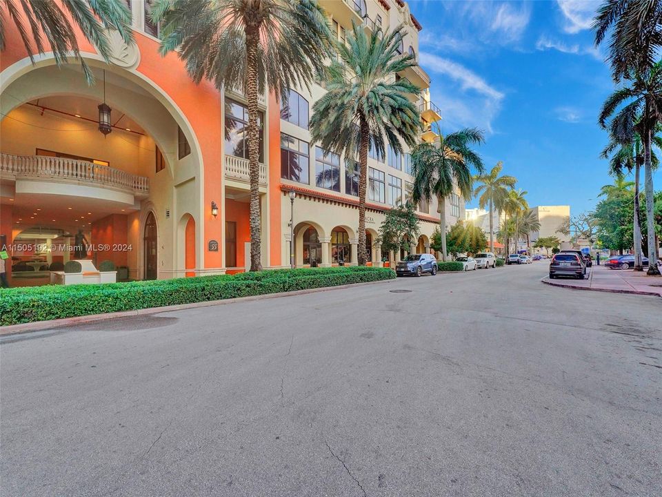 Recently Sold: $755,000 (2 beds, 2 baths, 1202 Square Feet)