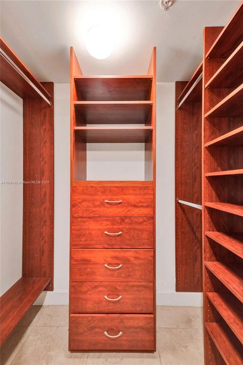 Recently Sold: $755,000 (2 beds, 2 baths, 1202 Square Feet)