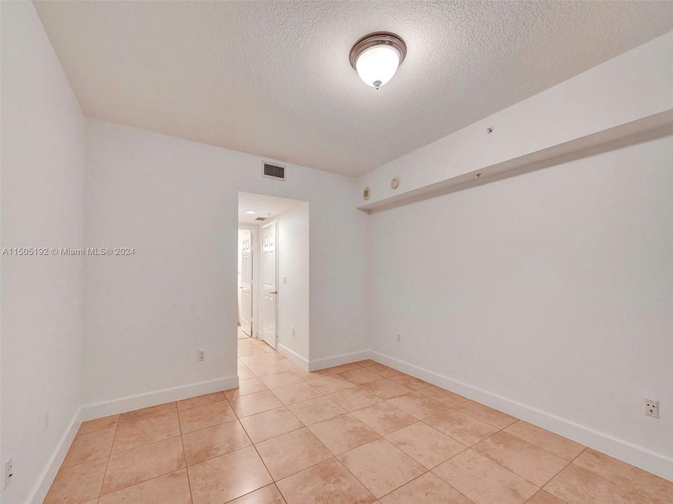 Recently Sold: $755,000 (2 beds, 2 baths, 1202 Square Feet)