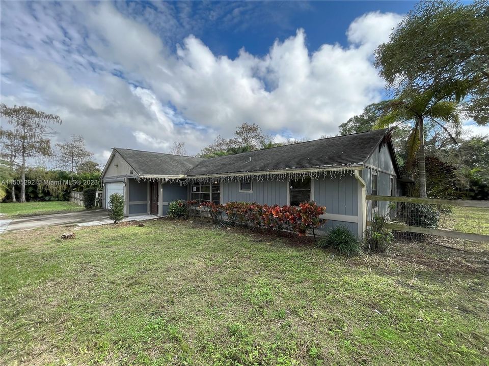 Recently Sold: $345,000 (3 beds, 2 baths, 1344 Square Feet)