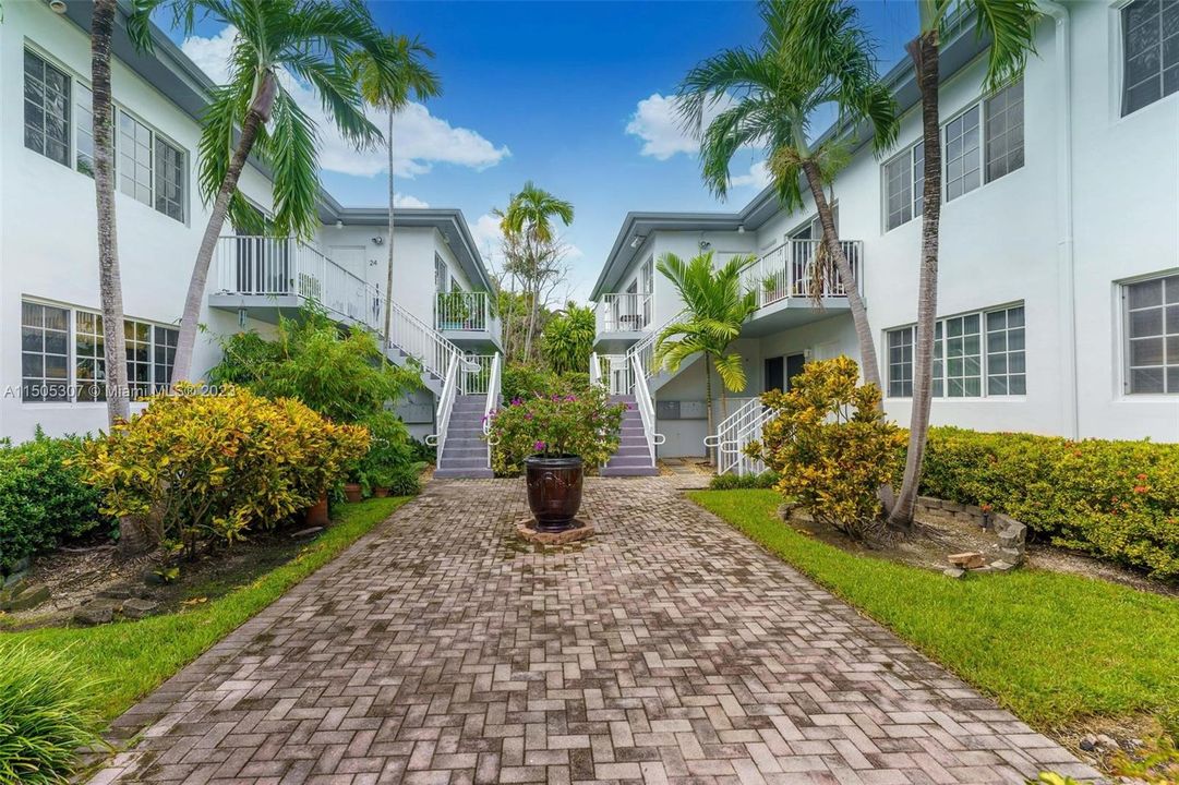 Recently Rented: $2,750 (2 beds, 2 baths, 1092 Square Feet)