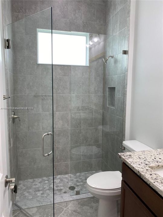 最近租的: $3,600 (3 贝兹, 2 浴室, 2322 平方英尺)