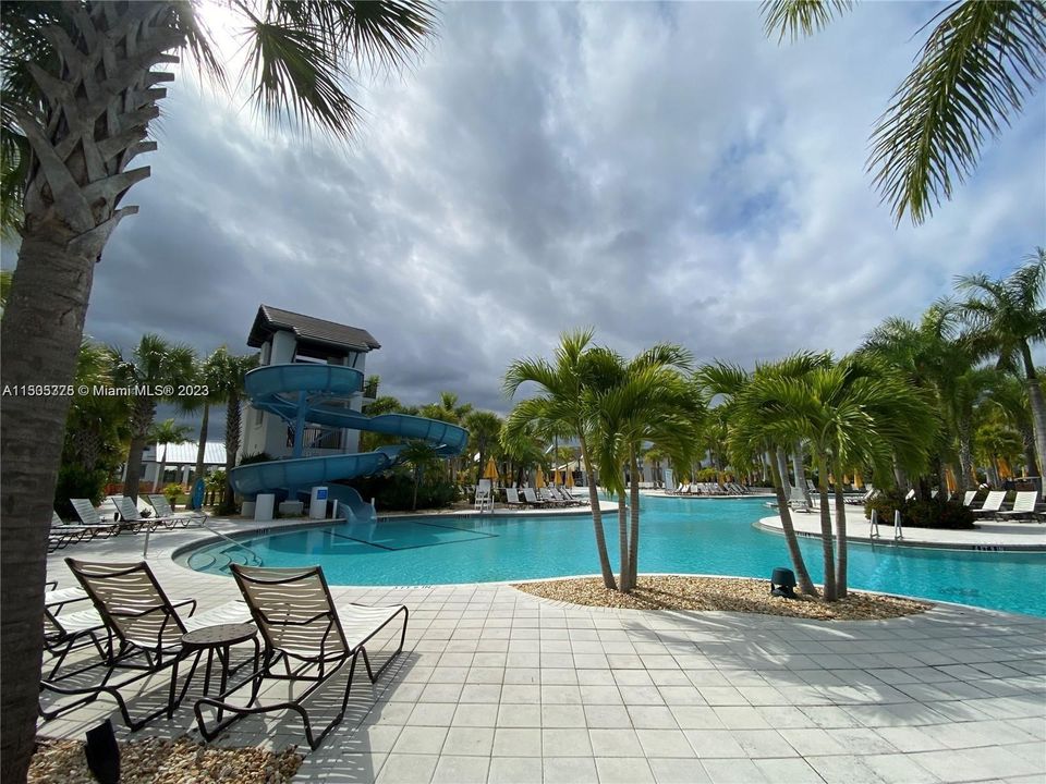 最近租的: $3,600 (3 贝兹, 2 浴室, 2322 平方英尺)