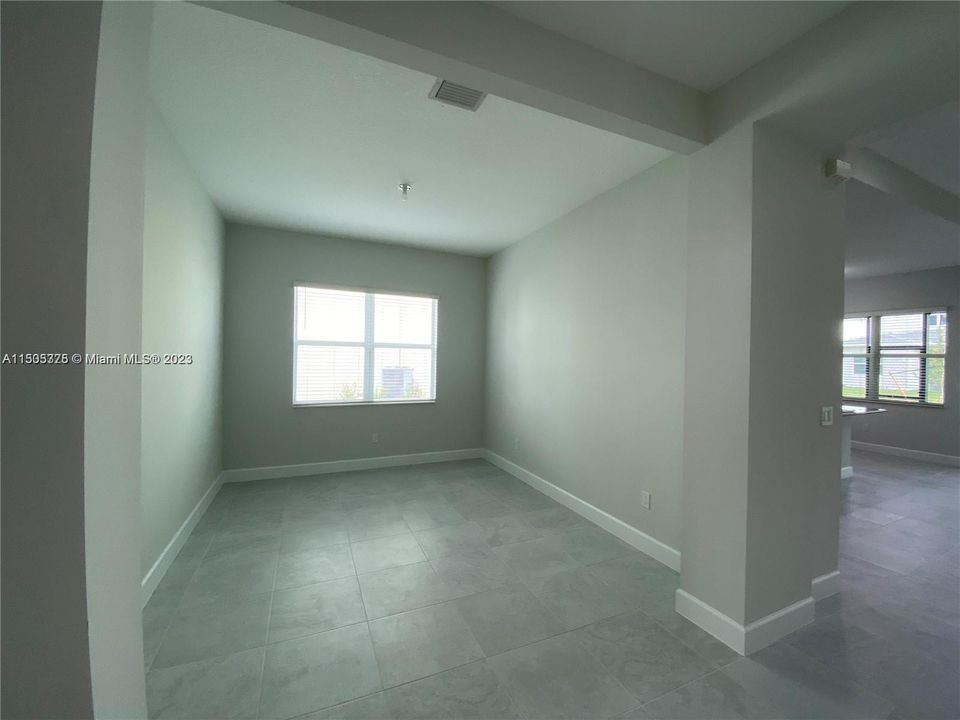 最近租的: $3,600 (3 贝兹, 2 浴室, 2322 平方英尺)