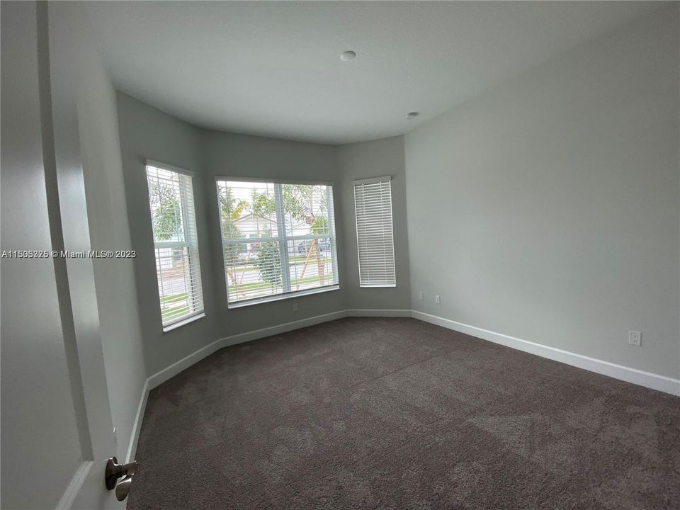 最近租的: $3,600 (3 贝兹, 2 浴室, 2322 平方英尺)