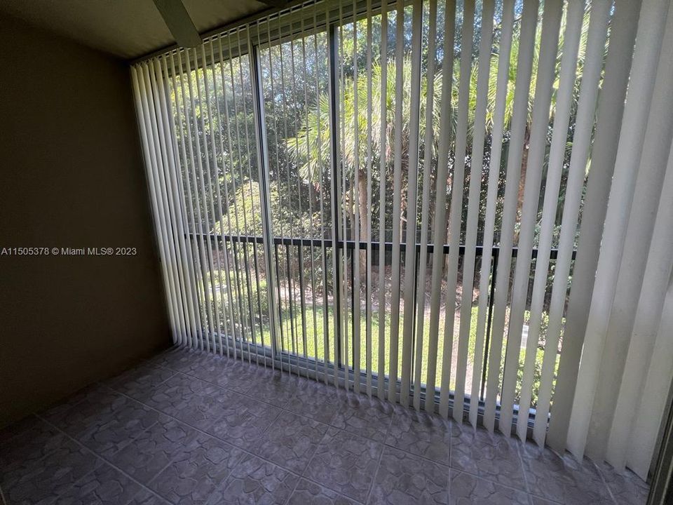 Recently Rented: $1,775 (1 beds, 1 baths, 1056 Square Feet)