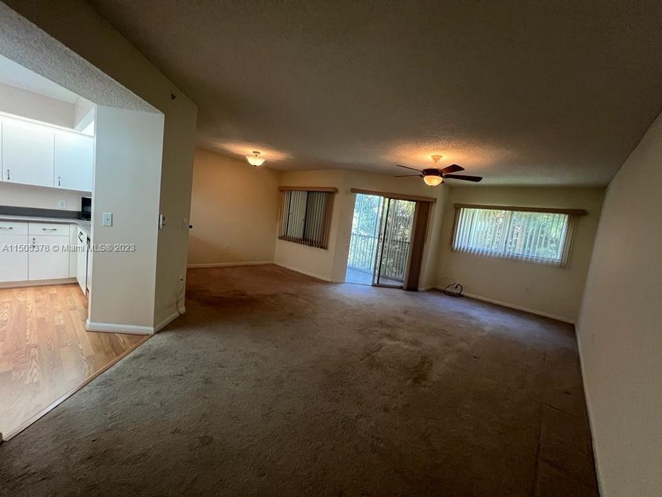 Recently Rented: $1,775 (1 beds, 1 baths, 1056 Square Feet)