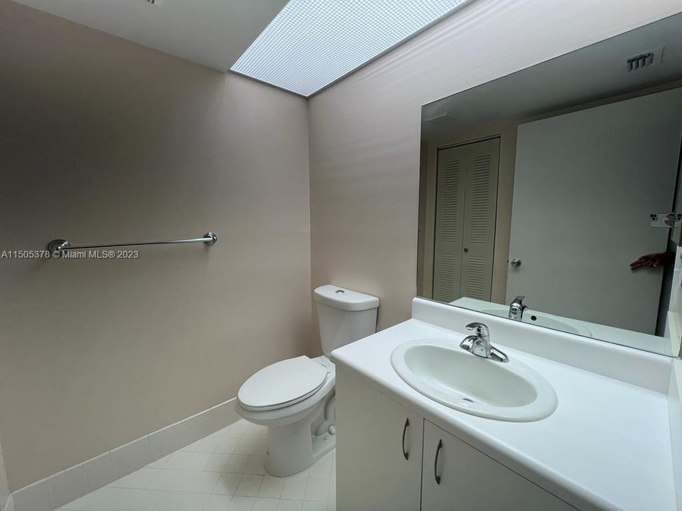 Recently Rented: $1,775 (1 beds, 1 baths, 1056 Square Feet)