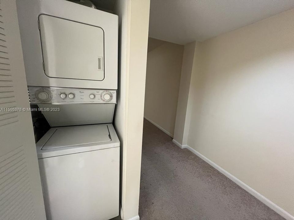 Recently Rented: $1,775 (1 beds, 1 baths, 1056 Square Feet)