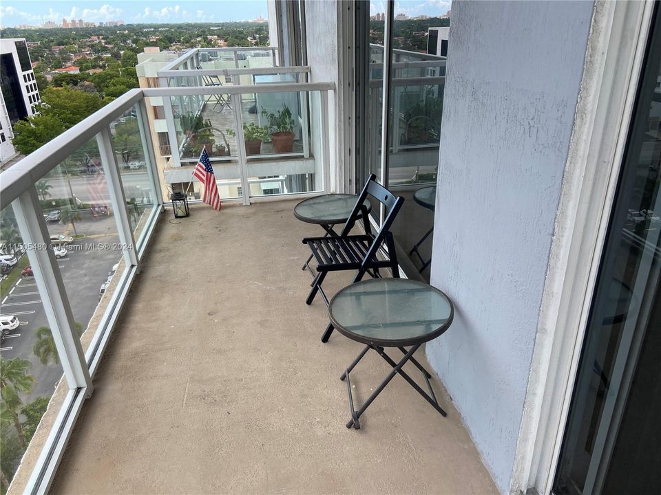 Recently Sold: $325,000 (2 beds, 1 baths, 860 Square Feet)