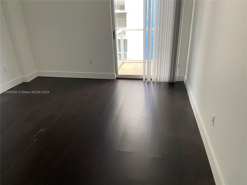 Recently Sold: $325,000 (2 beds, 1 baths, 860 Square Feet)