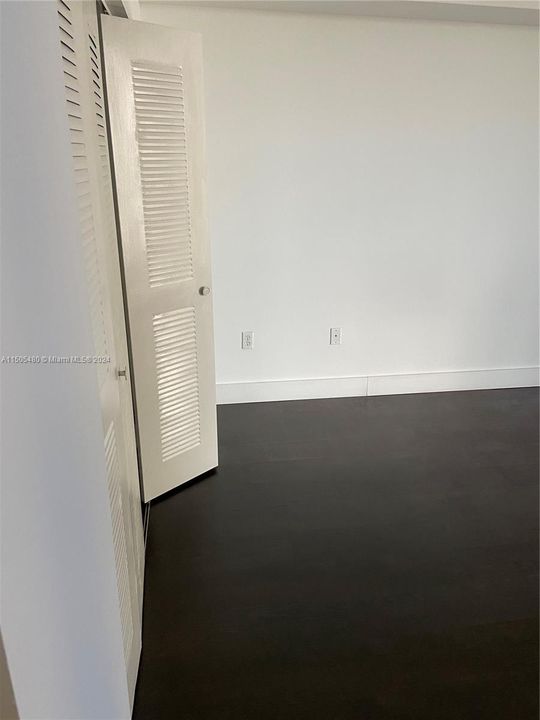 Recently Sold: $325,000 (2 beds, 1 baths, 860 Square Feet)