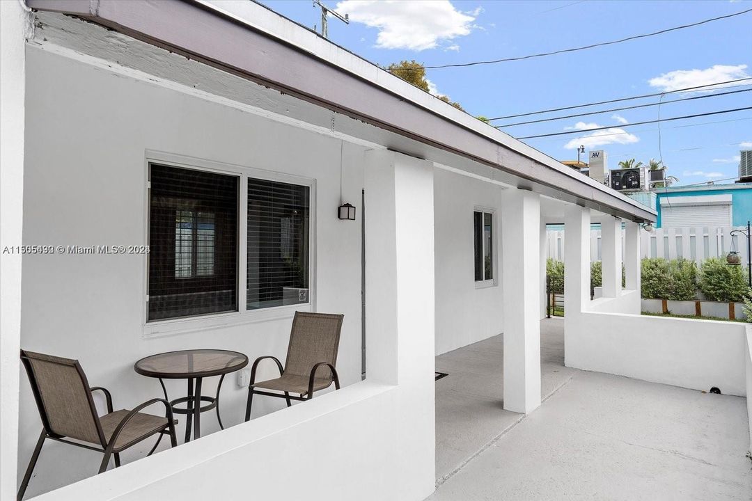 Recently Rented: $2,100 (1 beds, 1 baths, 1268 Square Feet)