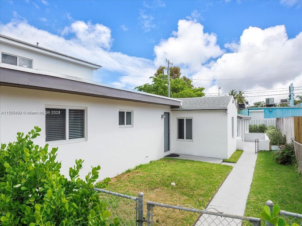 Recently Rented: $2,100 (1 beds, 1 baths, 1268 Square Feet)