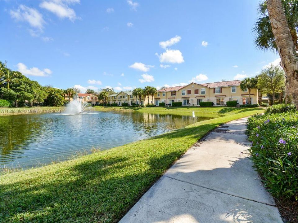 Recently Rented: $2,500 (2 beds, 2 baths, 1068 Square Feet)