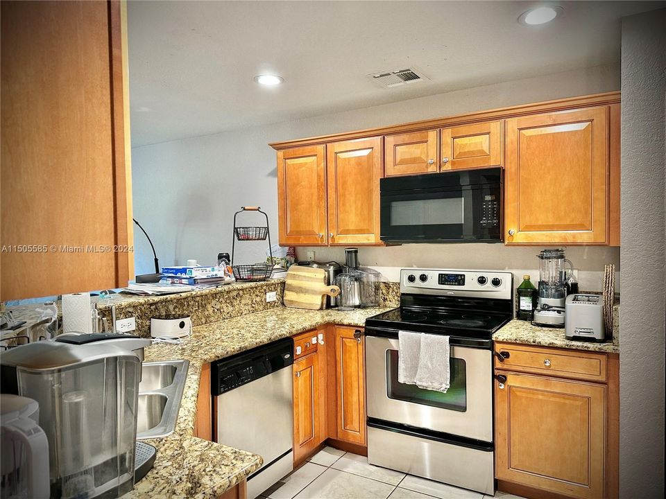 Recently Rented: $2,500 (2 beds, 2 baths, 1068 Square Feet)