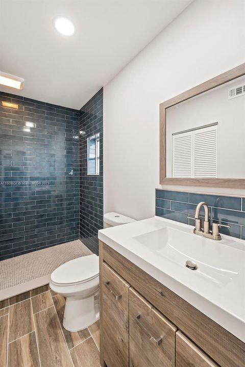 Recently Sold: $580,000 (2 beds, 1 baths, 1276 Square Feet)