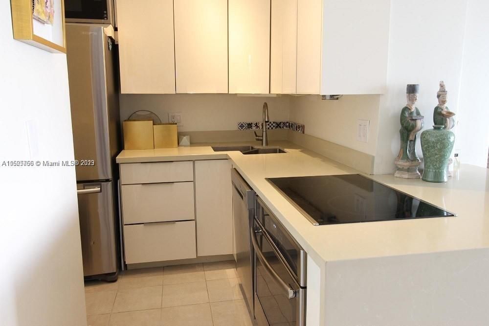 Recently Sold: $290,000 (0 beds, 1 baths, 560 Square Feet)