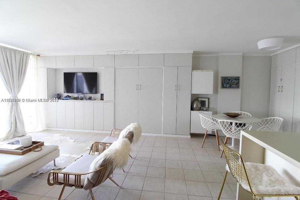 Recently Sold: $290,000 (0 beds, 1 baths, 560 Square Feet)