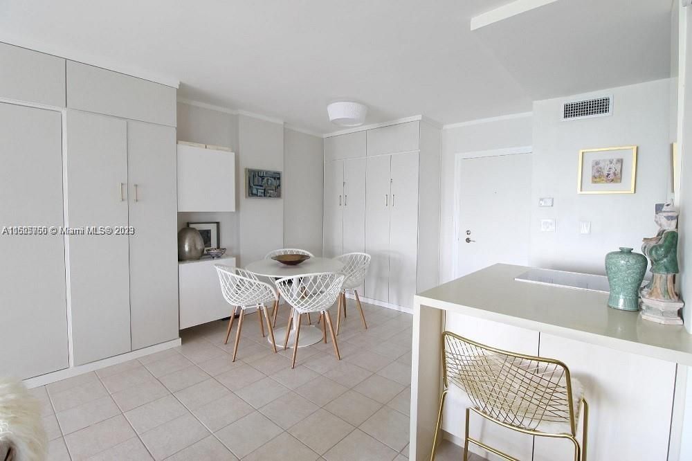 Recently Sold: $290,000 (0 beds, 1 baths, 560 Square Feet)