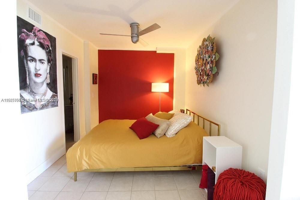 Recently Sold: $290,000 (0 beds, 1 baths, 560 Square Feet)