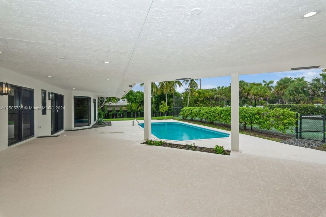 Recently Rented: $13,200 (5 beds, 4 baths, 3662 Square Feet)