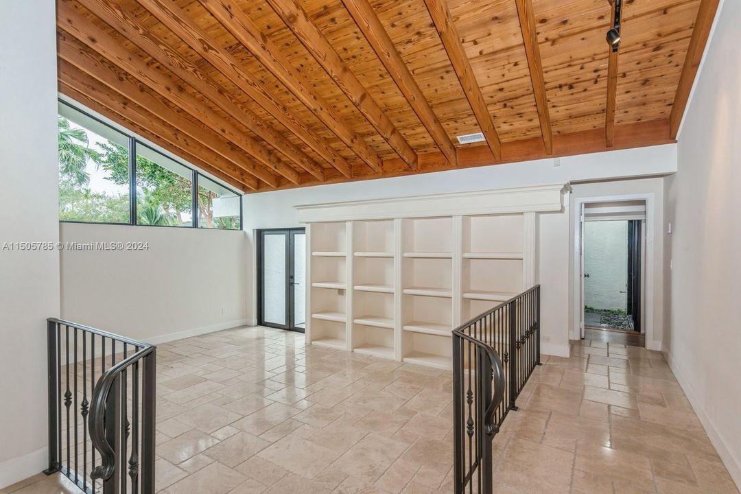 Recently Rented: $13,200 (5 beds, 4 baths, 3662 Square Feet)