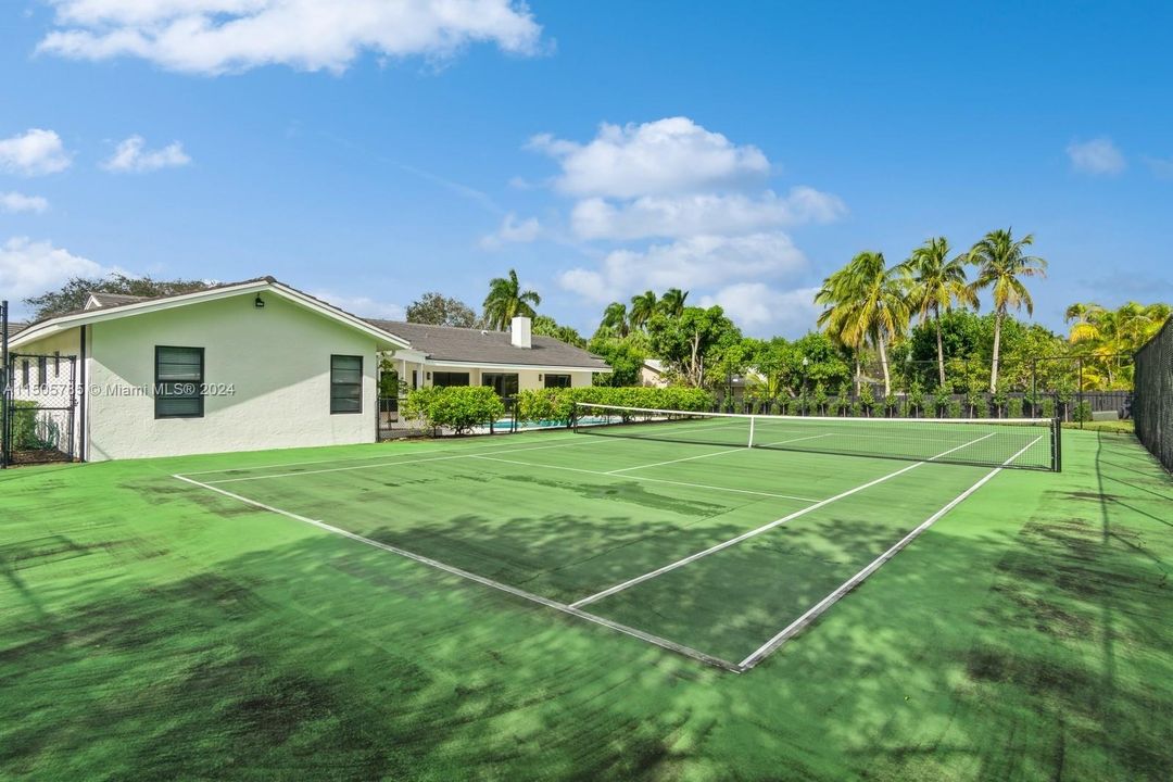 Recently Rented: $13,200 (5 beds, 4 baths, 3662 Square Feet)