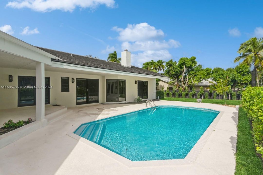 Recently Rented: $13,200 (5 beds, 4 baths, 3662 Square Feet)