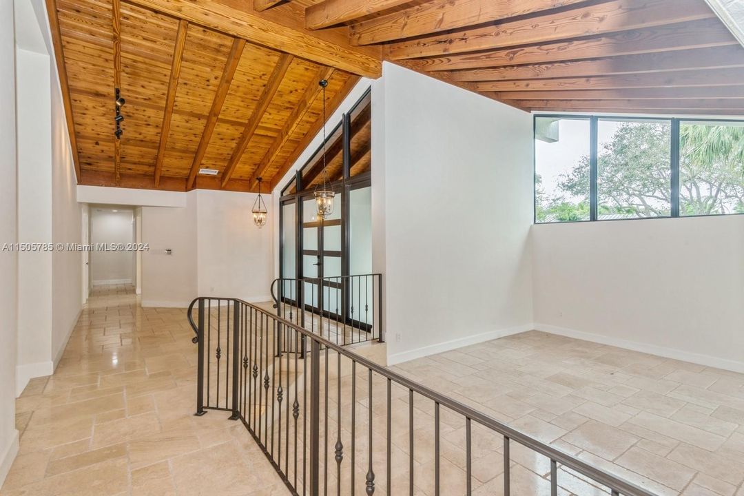 Recently Rented: $13,200 (5 beds, 4 baths, 3662 Square Feet)