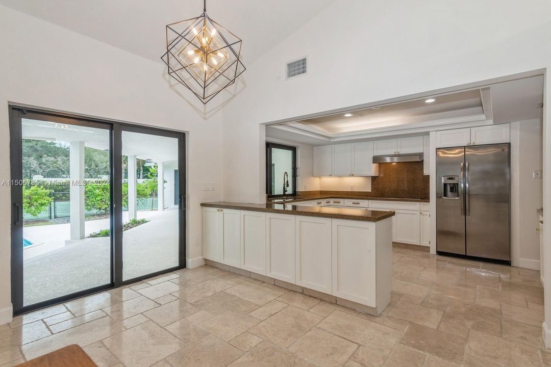 Recently Rented: $13,200 (5 beds, 4 baths, 3662 Square Feet)