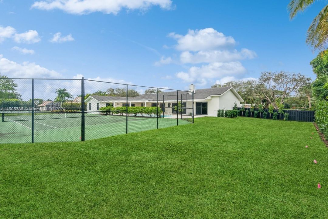 Recently Rented: $13,200 (5 beds, 4 baths, 3662 Square Feet)