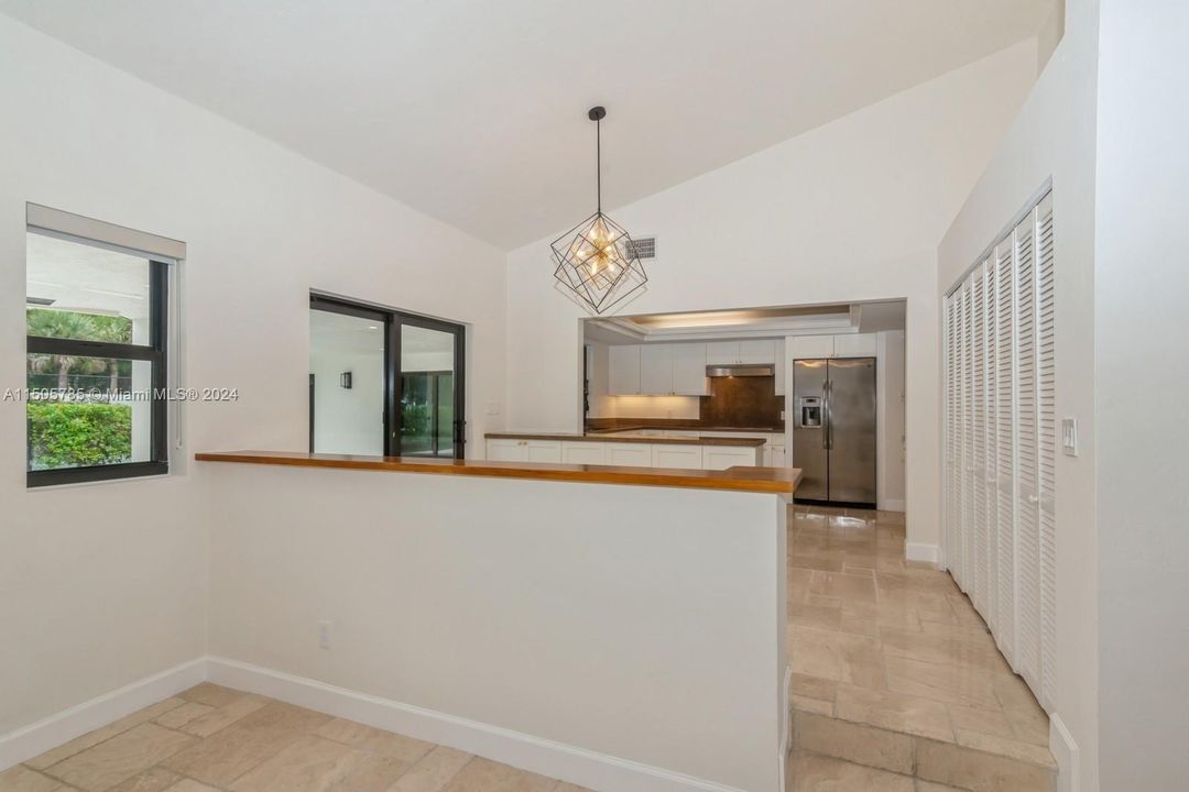 Recently Rented: $13,200 (5 beds, 4 baths, 3662 Square Feet)