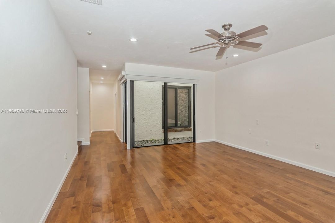 Recently Rented: $13,200 (5 beds, 4 baths, 3662 Square Feet)