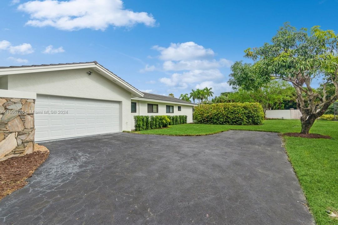 Recently Rented: $13,200 (5 beds, 4 baths, 3662 Square Feet)