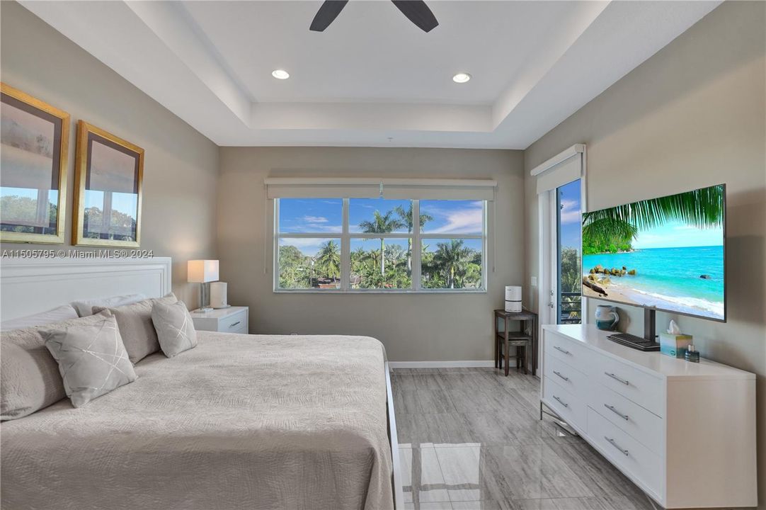 Recently Sold: $1,049,000 (3 beds, 2 baths, 2152 Square Feet)