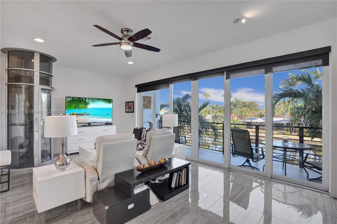 Recently Sold: $1,049,000 (3 beds, 2 baths, 2152 Square Feet)