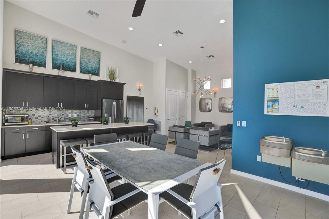 Recently Sold: $1,049,000 (3 beds, 2 baths, 2152 Square Feet)