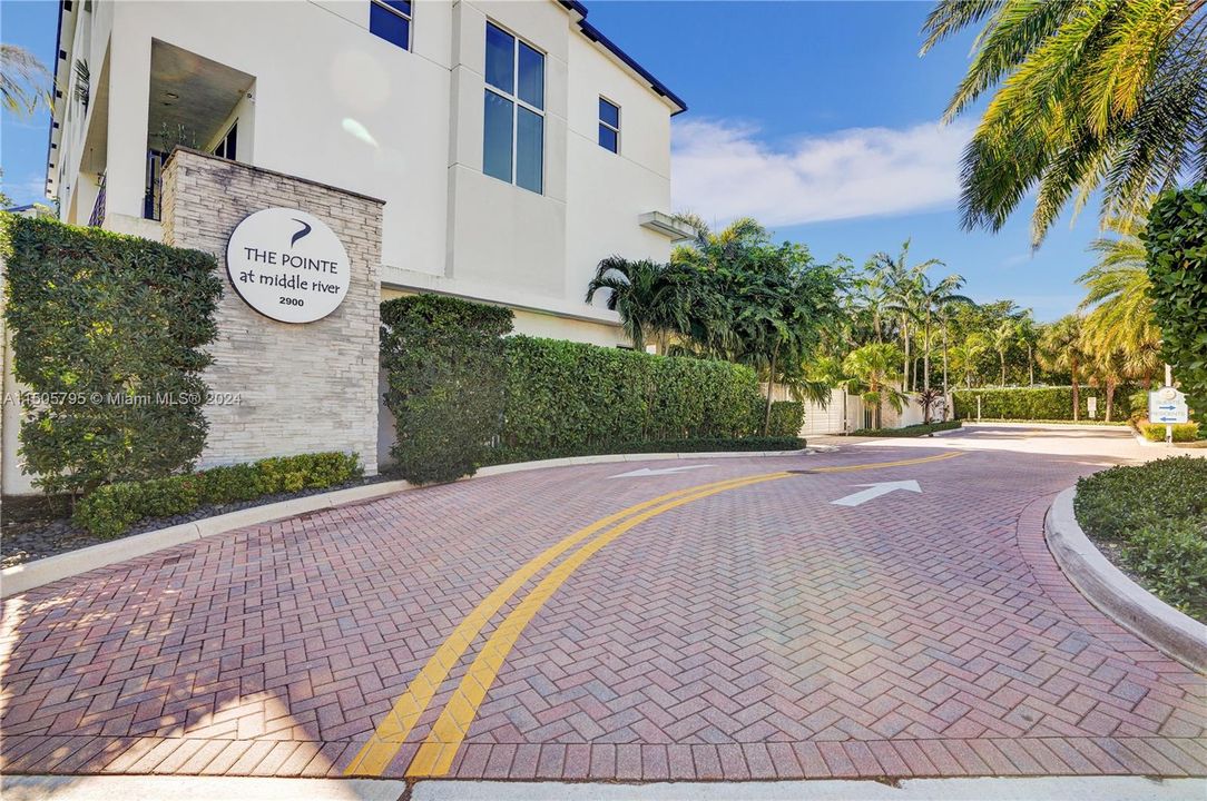 Recently Sold: $1,049,000 (3 beds, 2 baths, 2152 Square Feet)