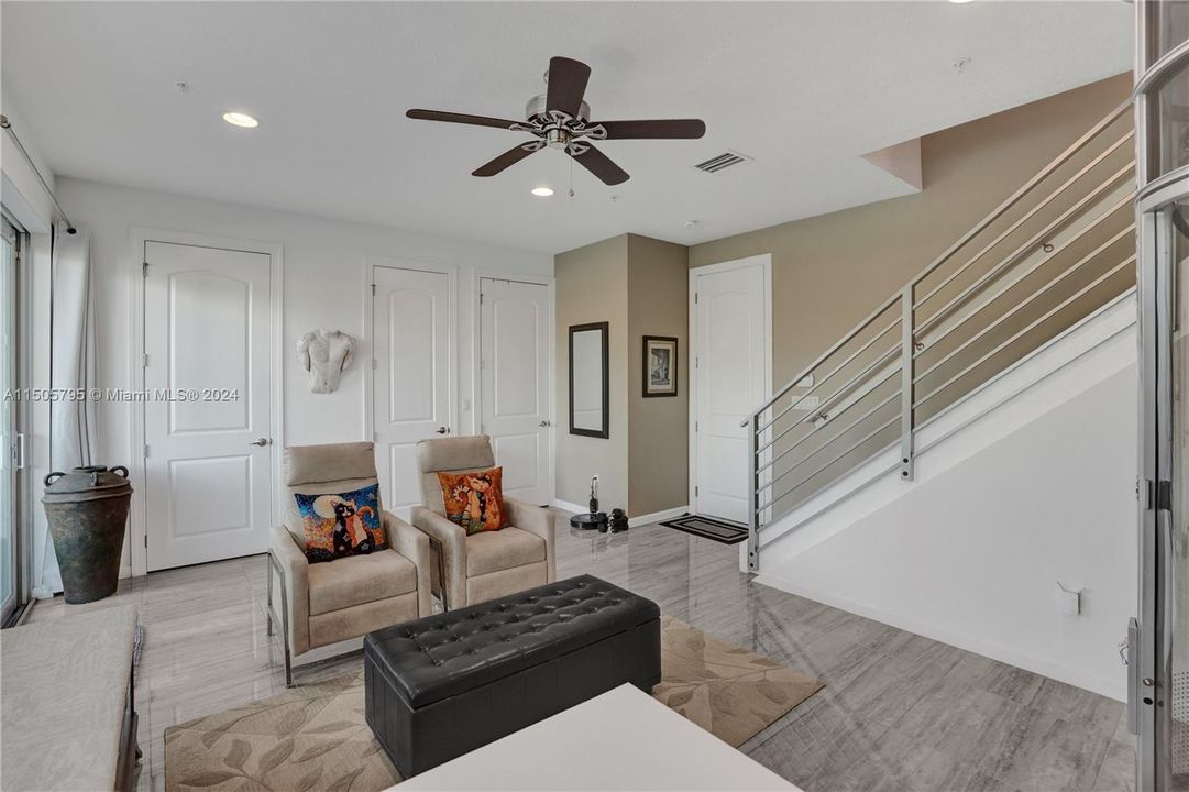 Recently Sold: $1,049,000 (3 beds, 2 baths, 2152 Square Feet)