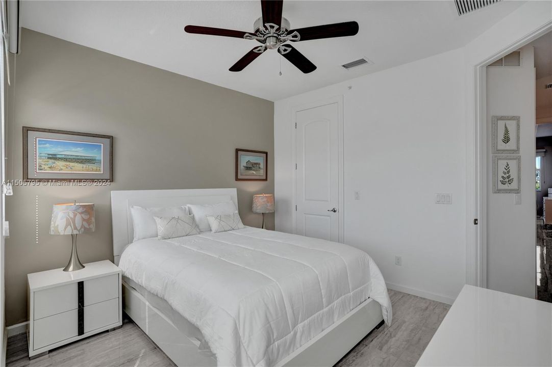 Recently Sold: $1,049,000 (3 beds, 2 baths, 2152 Square Feet)