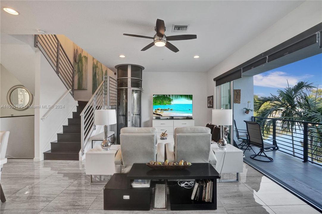 Recently Sold: $1,049,000 (3 beds, 2 baths, 2152 Square Feet)