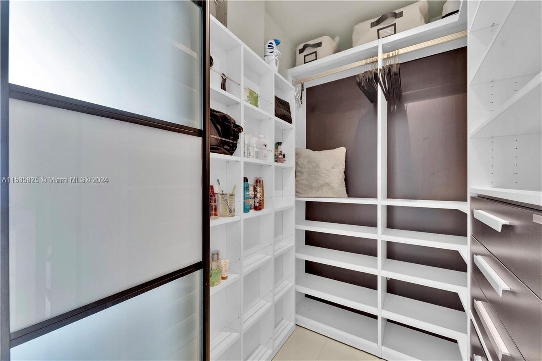 Recientemente alquilado: $6,450 (2 camas, 2 baños, 1012 Pies cuadrados)