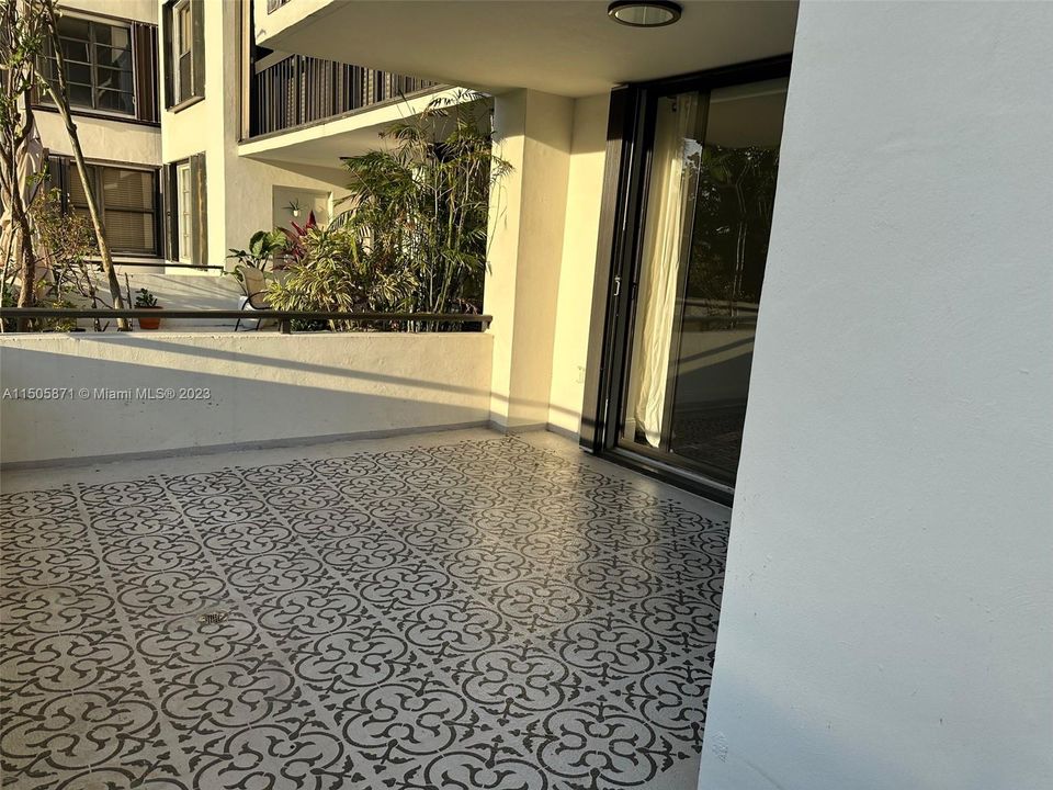 Недавно арендовано: $2,900 (1 спален, 1 ванн, 930 Квадратных фут)