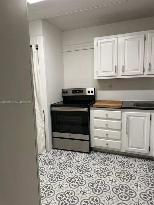 Недавно арендовано: $2,900 (1 спален, 1 ванн, 930 Квадратных фут)