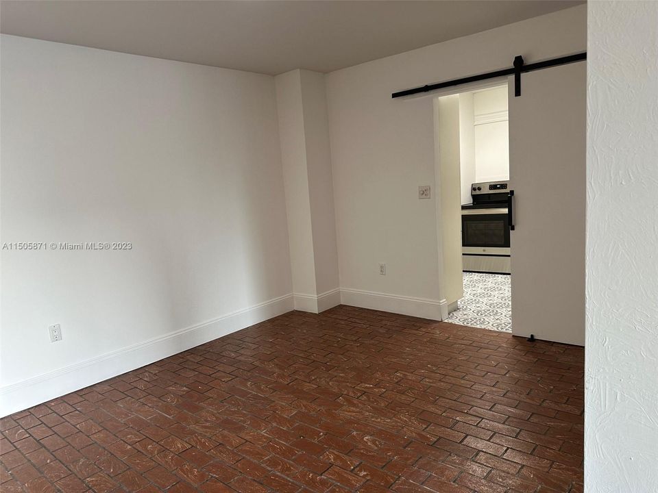 Недавно арендовано: $2,900 (1 спален, 1 ванн, 930 Квадратных фут)